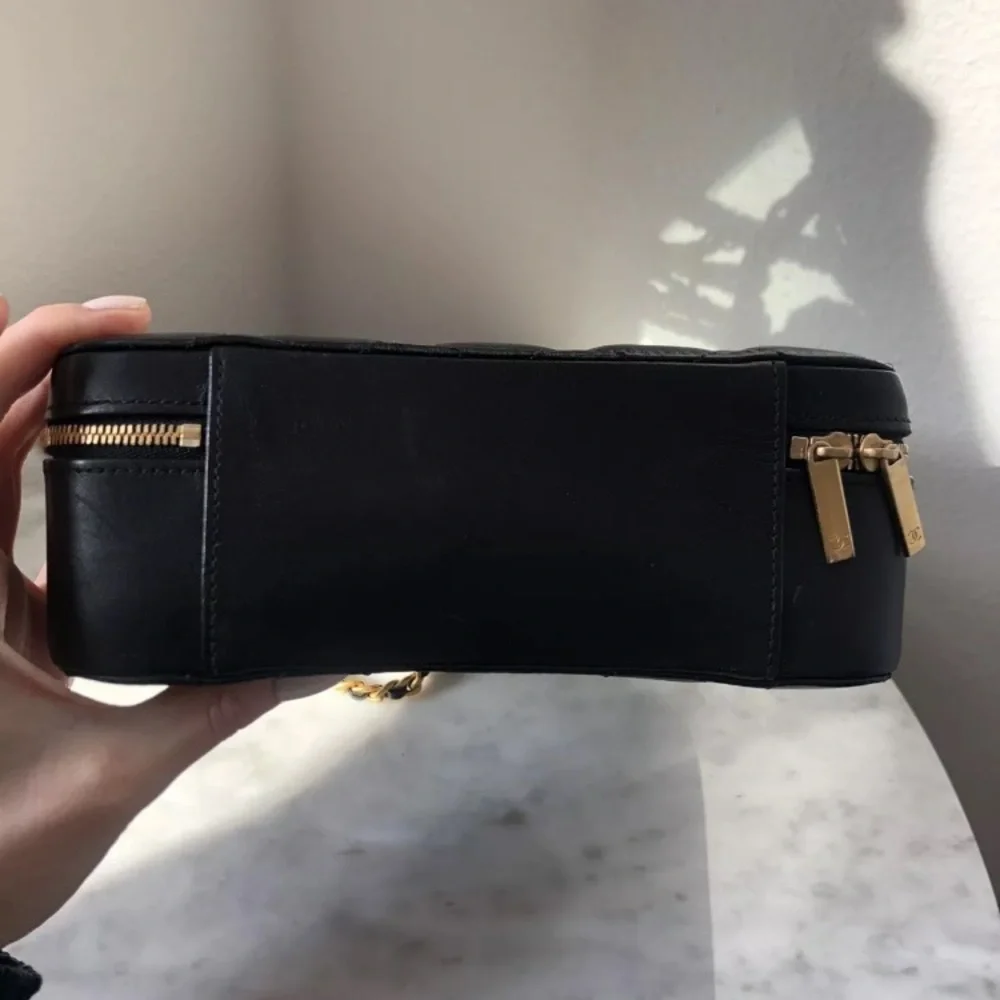 CHANEL Vanity Chain Shoulder Bag in Black Quilted Leather Gold Hardware